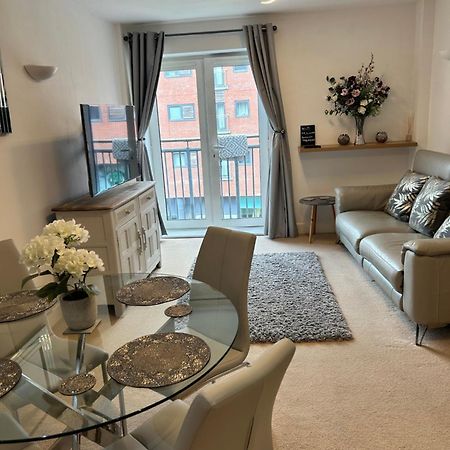 City Centre Apartment. Wrexham Eksteriør bilde