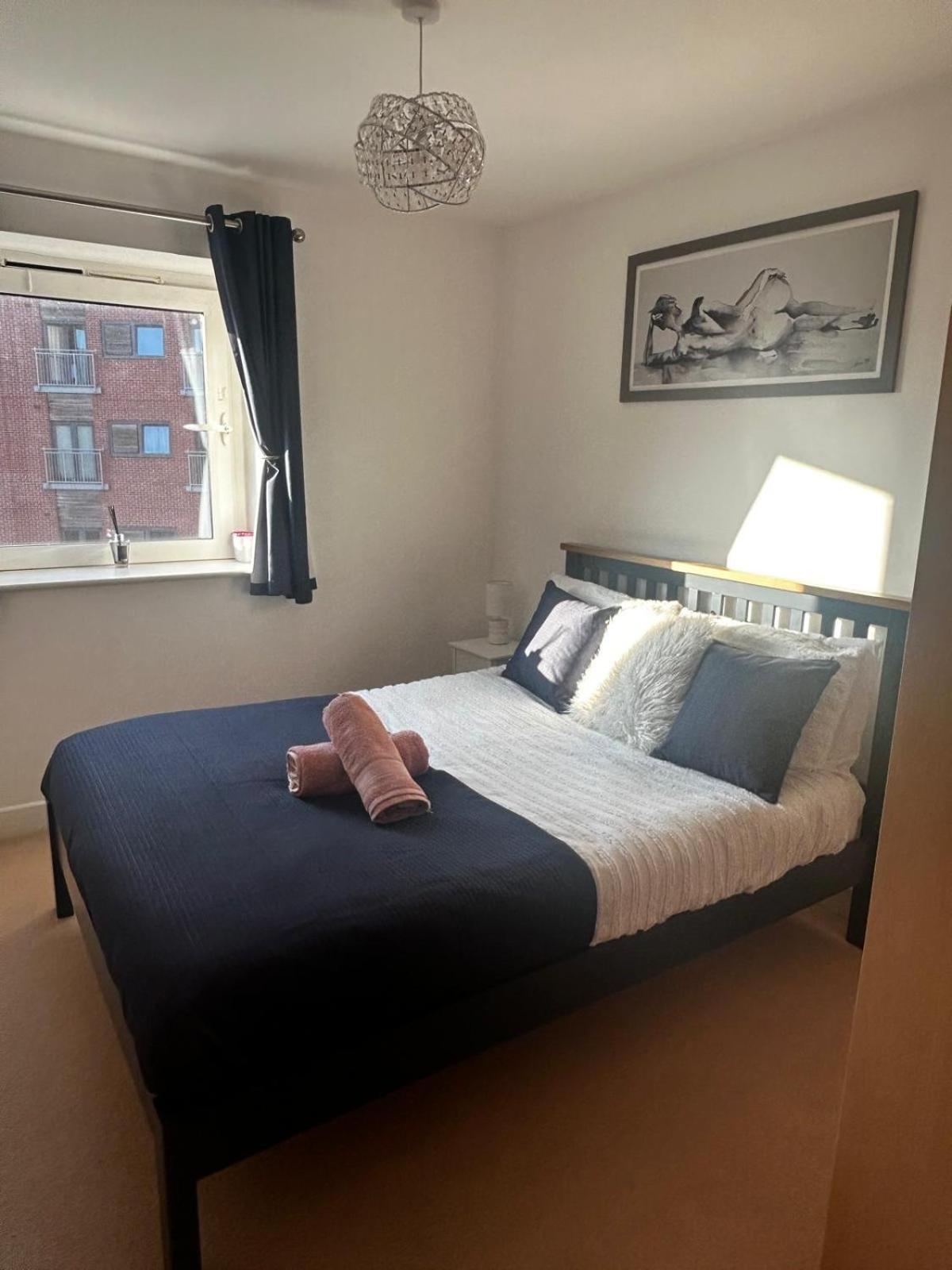 City Centre Apartment. Wrexham Eksteriør bilde