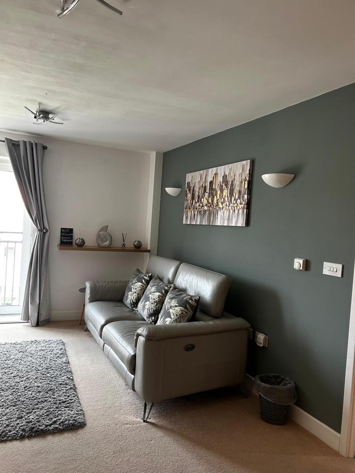 City Centre Apartment. Wrexham Eksteriør bilde